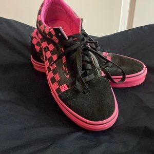 Vans. Size 8. Black and pink checkered shoes.